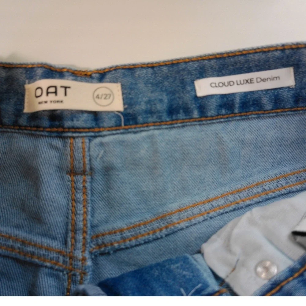 OAT New York Cloud Luxe Mid Rise Loose Straight Jeans Blue Light Wash 4/27 NEW